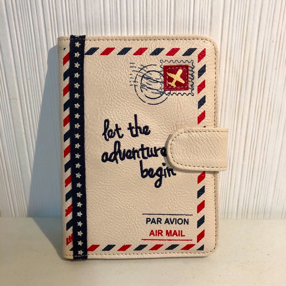 Passport holder/travel wallet